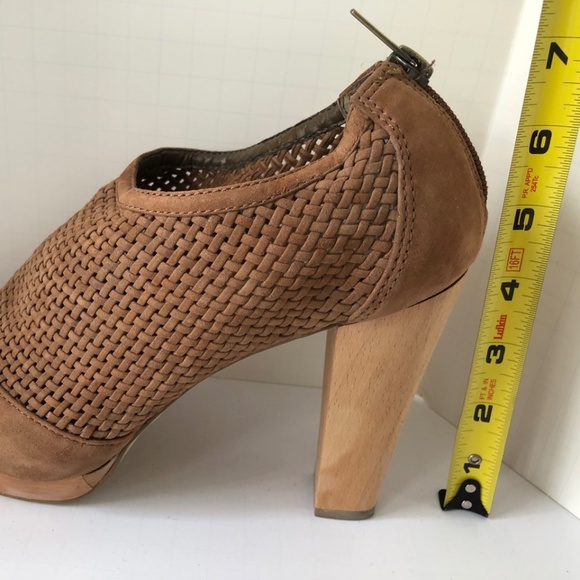 Banana Republic High Heels suede - size 9 - camel - mesh - open toe - wo… - Picture 6 of 8